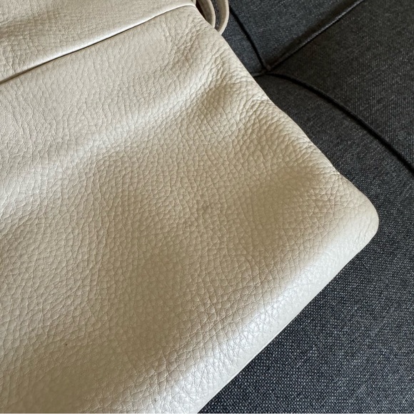 The Sak 100% Leather Cream Shoulder Bag - Picture 14 of 16